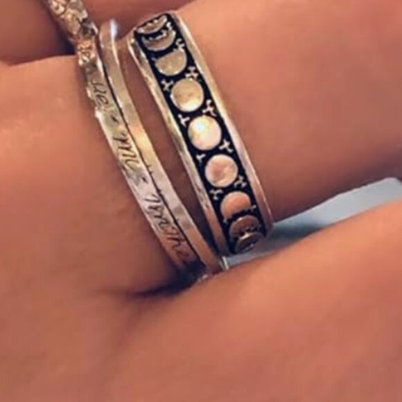 “Phases of Life” Moon Phase NightSky Engraved Ring - Picture 6 of 6